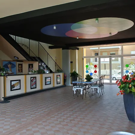 Giardino Dei Colori Dianella Pool Relax &family Friendly Toscolano Maderno