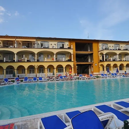 Giardino Dei Colori Dianella Pool Relax &family Friendly Toscolano Maderno