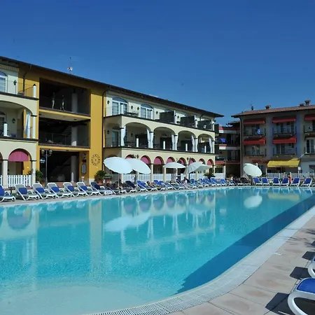 Giardino Dei Colori Dianella Pool Relax &family Friendly Toscolano Maderno
